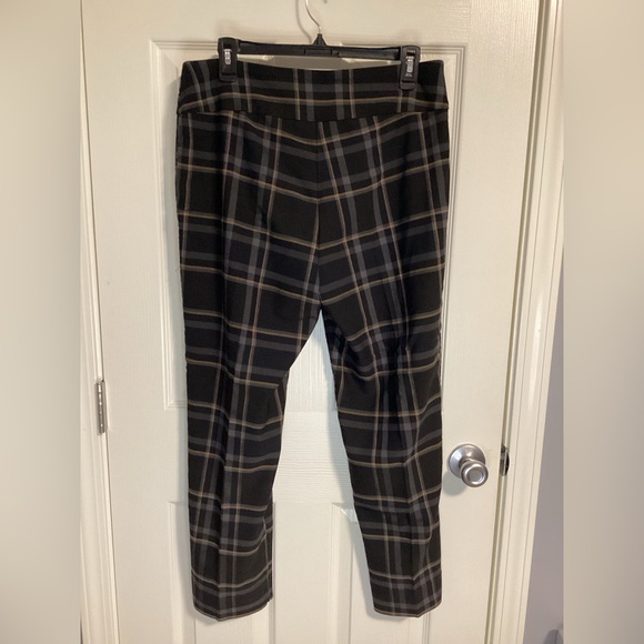 Black and brown Zac & Rachel plaid pants-size 12 - Picture 4 of 6